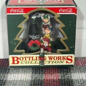 Coca Cola Elves Christmas Ornament “Tops Off Refreshment” W/ Box 1995 Vintage